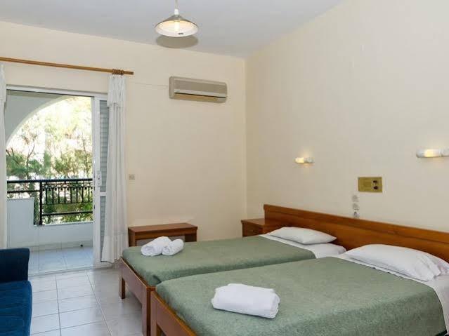 Karras Livin Apartment Laganas Bagian luar foto