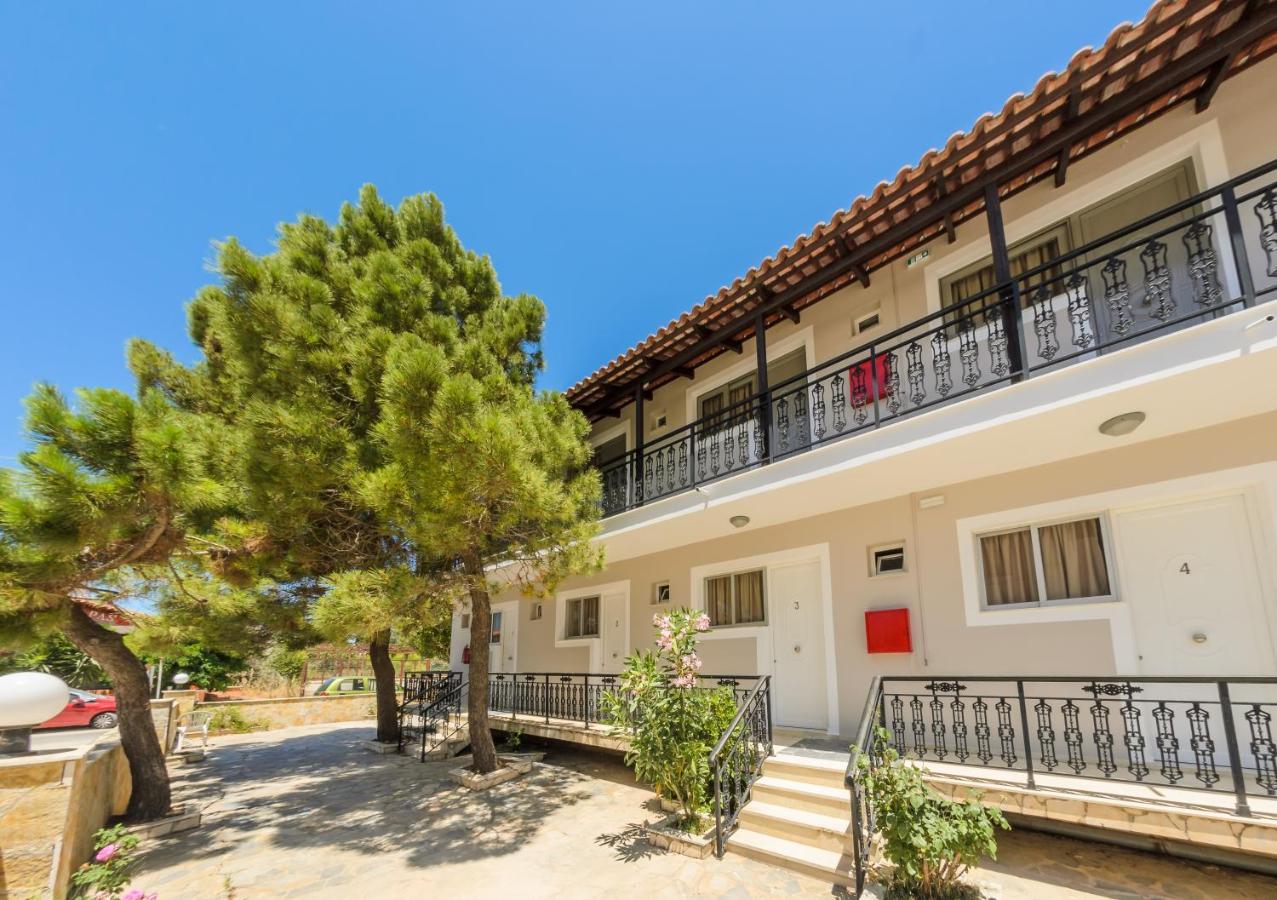 Karras Livin Apartment Laganas Bagian luar foto